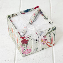 Load image into Gallery viewer, These gorgeous Floral Luxe Note Block with Pen are a perfect gift for your loved ones or for yourself. The perfect size to fit on your office desk or kitchen bench and the block comes in a container to keep it neat and tidy with a matching pen.| Bliss Gifts & Homewares | Unit 8, 259 Princes Hwy Ulladulla | South Coast NSW | Online Retail Gift & Homeware Shopping | 0427795959, 44541523