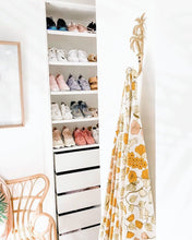 Load image into Gallery viewer, Our Islander Palm Tree Wall Hook has two brass swaying palm trees and a single hook. This little beauty is great to hang your keys, hat or towels. Our Islander Palm Tree Wall Hook comes with screws ready to hang. Add a touch of the tropics to your decor.| Bliss Gifts & Homewares | Unit 8, 259 Princes Hwy Ulladulla | South Coast NSW | Online Retail Gift & Homeware Shopping | 0427795959, 44541523