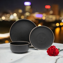 Load image into Gallery viewer, Luxury Black Dinnerware Plates