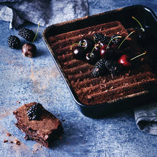 Load image into Gallery viewer, Non-stick square baking pan for cakes and brownies