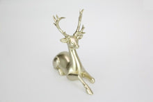 Load image into Gallery viewer, Sitting champagne reindeer ornament, 19cm.