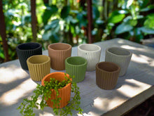 Load image into Gallery viewer, Cement pots