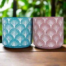 Load image into Gallery viewer, Ceramic Pot with Fan Pattern