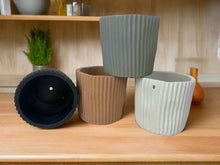 Load image into Gallery viewer, Cement pots