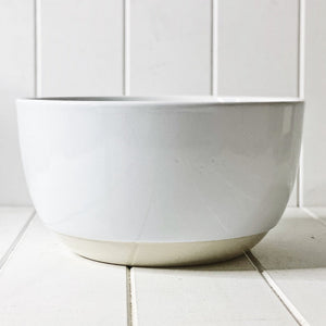 Beacon 4lt White Mixing Bowl - Salt&Pepper - 24x13cm - 4litre Made from durable stoneware - Fully glazed with a two-tone aesthetic - Dishwasher safe; Microwave safe |Bliss Gifts & Homewares - Unit 8, 259 Princes Hwy Ulladulla - Shop Online & In store - 0427795959, 44541523 - Australia wide shipping