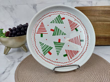 Load image into Gallery viewer, Christmas Lipped Round Platter - 28 cm